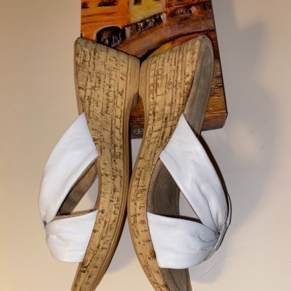 Bella ~ Vita Cork Look Wedge- White Leather Sandal. Made in Italy Size 8W - Picture 4 of 5